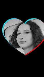 What active groups are available for a level 15 player in Hay Day?