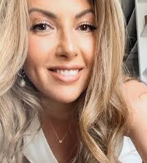 Michelle Mears's Instagram, Twitter & Facebook