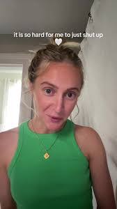 Shelley Capps's Instagram, Twitter & Facebook