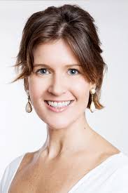 Cosmético artesanal: conheça Manu Araujo e sua marca vegana Sal do  Beija-Flor