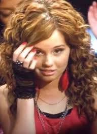 Jen do be doing the Debby Ryan pose