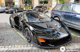 So, when i drive back into the pits 15 minutes later after my first few laps around the autódromo do estoril in the senna, i'm a little confused. Mclaren Senna 10 Juni 2020 Autogespot