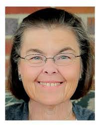 Renee Tracy's Instagram, Twitter & Facebook