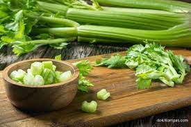 Satu satunya cara untuk mengetahui apakah anda memiliki hipertensi adalah dengan mengukur tekanan darah. Seledri Obat Herbal Yang Ampuh Menurunkan Tekanan Darah Tinggi