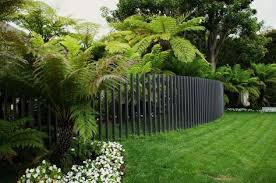 Moderne Gartenzaune Schaffen Sichtschutz Im Aussenbereich Zaun Garten Garten Und Moderner Zaun