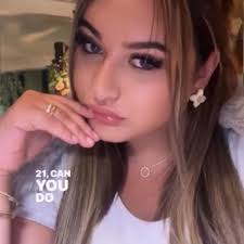 Hiya, it's my little girls first birthday in 5 weeks and I'd love to get  some bows if anyone locally makes them or could recommend anyone? Thank you  x