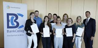 Opladen Bergisch Gladbach Studium Erfolgreich Absolviert Mitarbeiter Der Vr Bank Studierten Berufsbegleitend Rheinische Anzeigenblaetter De