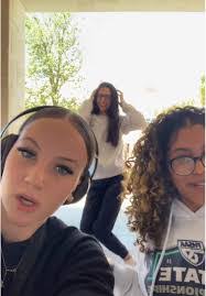 Isabella Kaplan's Instagram, Twitter & Facebook