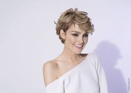 Tagli capelli corti donne mature. Taglio Capelli Corti Anche Per Donne Mature