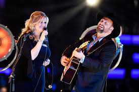 On the ellen show, garth discussed meeting trisha in 1987 and how his relationship with trisha evolved until. Garth Brooks Birthday Cake From Trisha Yearwood Looks Absolutely