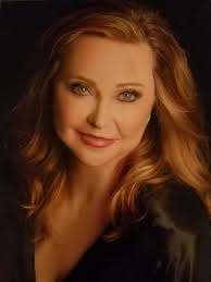 What are Robyn's oldest girls going to college for?