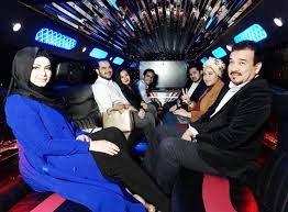 Born 11 january 1979) is a malaysian singer. Kasut Tumit Tinggi Punca Siti Nurhaliza Jatuh Di Bilik Air Hiburan Mstar