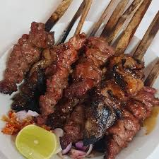Selain gudeg juga ada menu lainnya sepeti lontong,opor,sate,telur. Liburan Ke Semarang Cobain Lezatnya Sate Kambing Di Sate Gule Kambing 29 Gotravelly