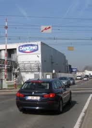 In rotselaar vindt beatrix yavuz (14) dat de regels in het monfortcollege voor meisjes strenger zijn dan voor jongens. Onzekerheid Over Ontslagen Bij Danone Rotselaar Het Nieuwsblad Mobile