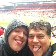 Stream Gino Puit music