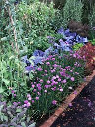 Tuck Summer Bulbs Among Those Annuals Herb Garden Design Vegetable Garden Design Home Vegetable Garden