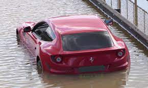 ロンドンでフェラーリが水没被害 どういった車両保険であれば水没をカバーできるのか フェラーリ ロンドン イタリア 車