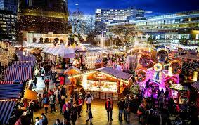 Neben den jeweiligen informationen finden sie auch die besonderheiten der jeweiligen standorte wie auch aktivitäten. Weihnachtsmarkt Am Breitscheidplatz Die Berliner Sind Hart Im Nehmen Berlin Tagesspiegel