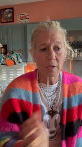 Ellen Abraham (@hotyogagrl) • Instagram photos and videos