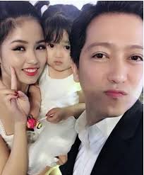 Trường Giang nhắng nhít bên tiểu công chúa có nét mặt hao hao Nhã Phương  khiến fan tò mò