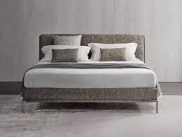 Il letto mandarine sommier flou è una delle più esclusive soluzioni della firma, specialista del riposo, capace di assicurare comfort flou letto mandarine desigm emanuela garbin e mario dell'orto. Flou 40 Years Of History Between Iconic Pieces And Novelties Bed Bed Furniture Bed Design