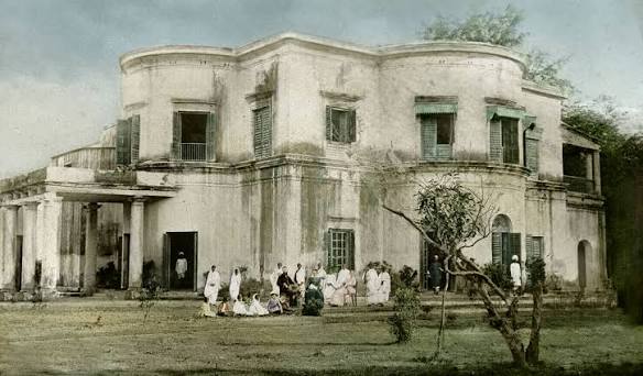 1851 Colonial Era India, Bengal, Calcutta (Kolkata). View of a European house at Garden Reach on the banks of the Hooghly. A very early calotype by German photographer Frederick Fiebig. The East