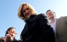 Evelyn matthei niega molesta que falta de agua en caimanes sea por minera los pelambres matthei ist eine politische verführerin. Hijos De Pinochet