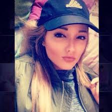 Dara Brown (@dara_dixon)