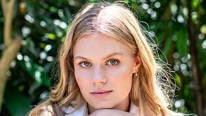 Young Rock' Interview: Lexie Duncan On Playing Dwayne's Girlfriend