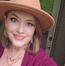 Just watched OFFICIAL Nicole C. Mullen sing #TheGodWhoSees and she was  STUNNING!!