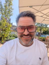 Hoping to find my twin out there 🙂