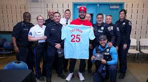 Kyle Schwarber Visits Philadelphia Police to Support First Responders