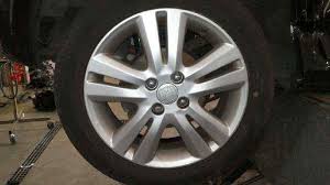 Digital touch sensitive aircon controls,no paddle shifters,rubber steering wheel, duno what kind of rims real or fake also cannot tell,pioneer. Rim Honda Jazz Iii Ge Gg Gp Za 1 4 R16 B Parts