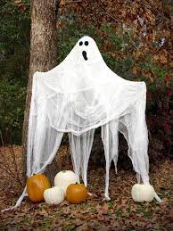 Pour les réaliser à grande échelle et en orner sont extérieur, rien de mieux que les projets diy. Halloween Gartendeko Zum Selbermachen Einfache Ideen Deco Halloween Decoration Halloween A Fabriquer Decoration Halloween