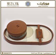 موزاييك للتحف والهدايا‎ | ‎صينية جلد مع ملة زجاج / قياس الصينية : 40*20 /  قياس الملة : 15 ارتفاع 8 سم السعر : 150 درهم اماراتي . . مناسبات #مناسباتكم  #هدايامواليد...‎ | Instagram