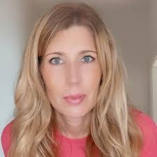 Lori Schiller's Instagram, Twitter & Facebook