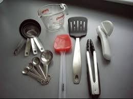 If you love to cook (or spend a lot of time in the kitchen for some other reason), it wouldn't be a bad idea to learn the names of kitchen items in english. Utensils The Seven Essentials Start Cooking