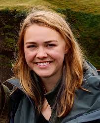 Elizabeth Hendren's Instagram, Twitter & Facebook