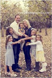Pin By Chelsea Weber On A Second In Time Captured With Love Fall Family Photos Fall Family Photo Outfits Family Photo Outfits