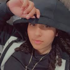 Hows it going! My name is Isaac, an anesthesiology resident physician by  day and photographer/editor by night here in Pawtucket and the general  MA/RI area. If anyone is looking for a photographer