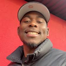 Deja Thomas (@dejathedank)