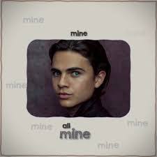 Elin Watson's Instagram, Twitter & Facebook