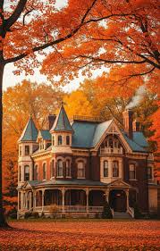 Victorian house in autumn 🥰