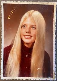 Sandra Trainer's Instagram, Twitter & Facebook