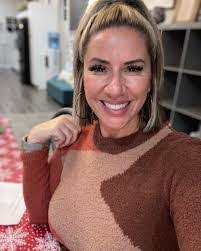 Tammy Ponder's Instagram, Twitter & Facebook