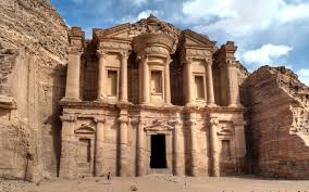 Ürdün nerede, ürdün'e nasıl gidilir, ürdün gezilecek yerler gibi aklınıza gelebilecek tüm soruları tüm detayıyla kaleme alıyoruz. Visiting Petra In Jordan Everything You Need To Know On The Luce Travel Blog