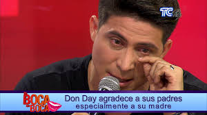 Don Day rompe en llanto y agradece a sus padres
