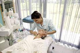 Traversată de apele dunării, românia are un scenariu sensibil, judecată de valoare incluzând frumoșii judecată de valoare și împăduriții munți carpați, coasta mării negre și delta dunării, care este cea mai mare deltă europeană atât de bine păstrată. Tratament Balnear In Eforie Nord Balneomedica Ro