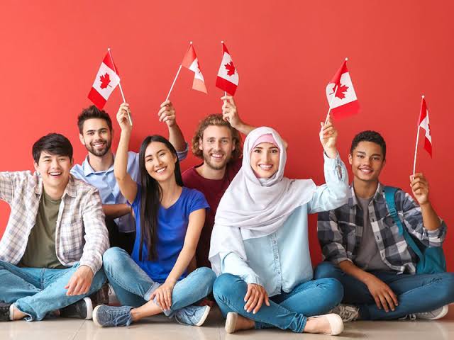 Học bổng từ các trường đại học và cao đẳng Canada