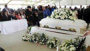 Todas las noticias sobre mangosuthu buthelezi publicadas en el país. Mangosuthu Buthelezi Bids Farewell To Love Of His Life Irene At Emotional Funeral The Citizen